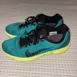 Nike Men’s Teal and Black Running Shoes